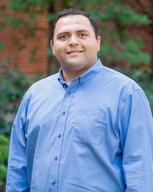 Armando Aragon headshot