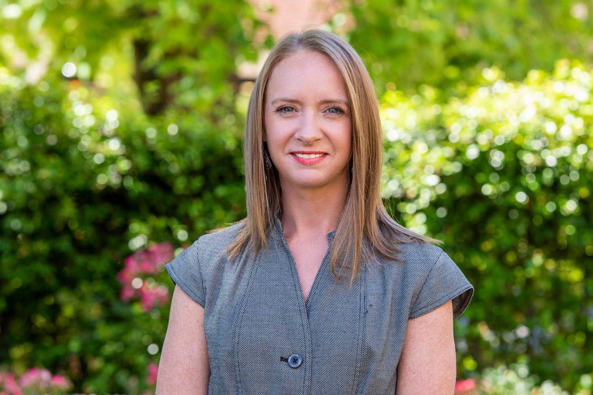 Alicia Powers headshot.
