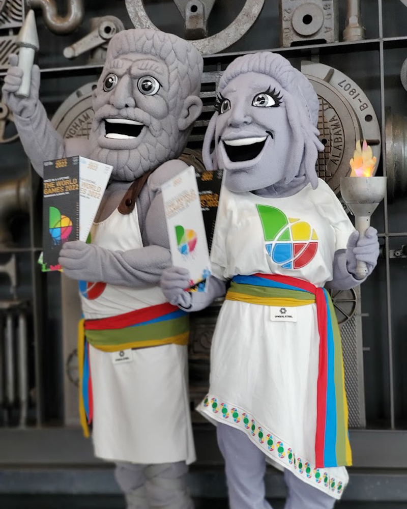 Gullatte with mascots Vulcan and Vesta